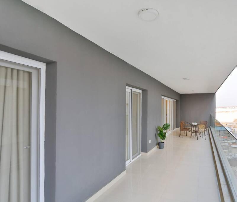 Parkside Boutique 3 Bbr Serviced Apartment - Ocean Blue - Near Airport El El Cairo Exterior foto
