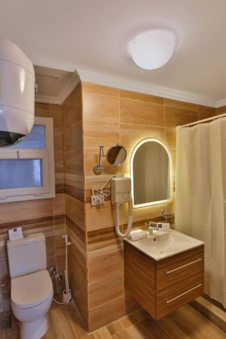 Parkside Boutique 3 Bbr Serviced Apartment - Ocean Blue - Near Airport El El Cairo Exterior foto